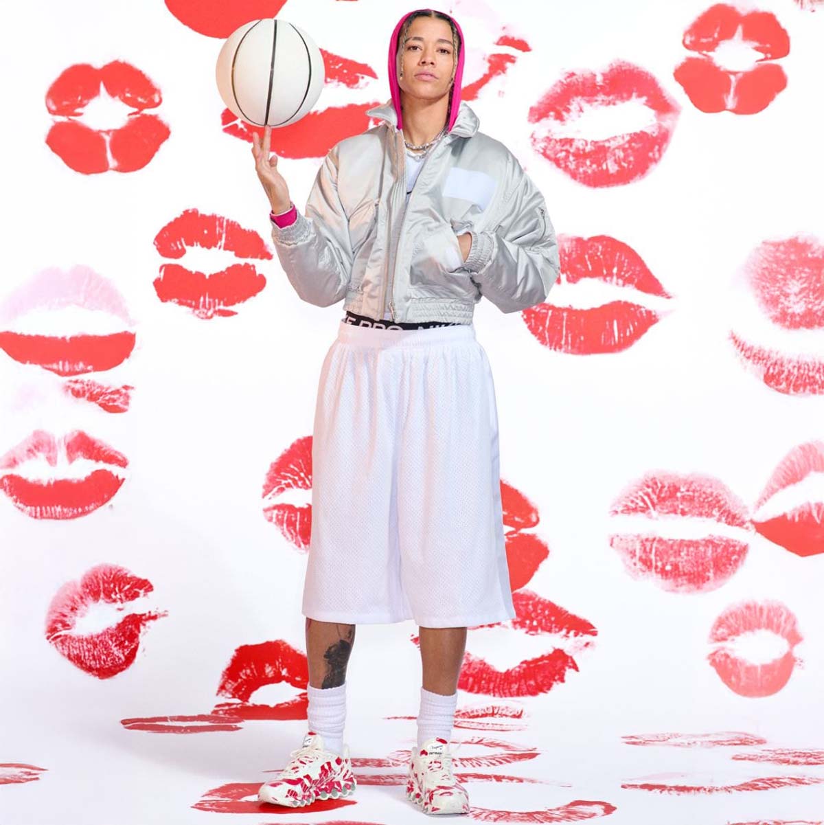 _nike-vaquera-lipstick-kiss-air-max-dn8-sneakers (3)