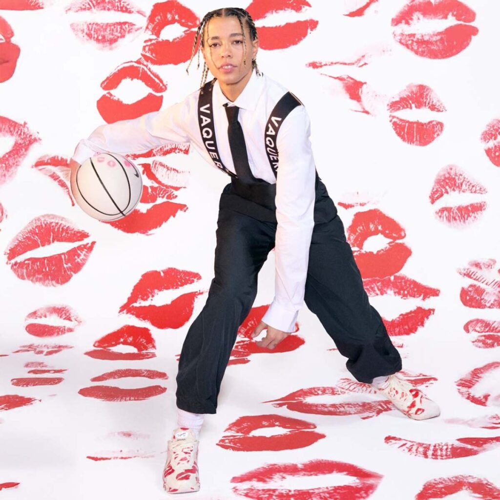 _nike-vaquera-lipstick-kiss-air-max-dn8-sneakers (4)