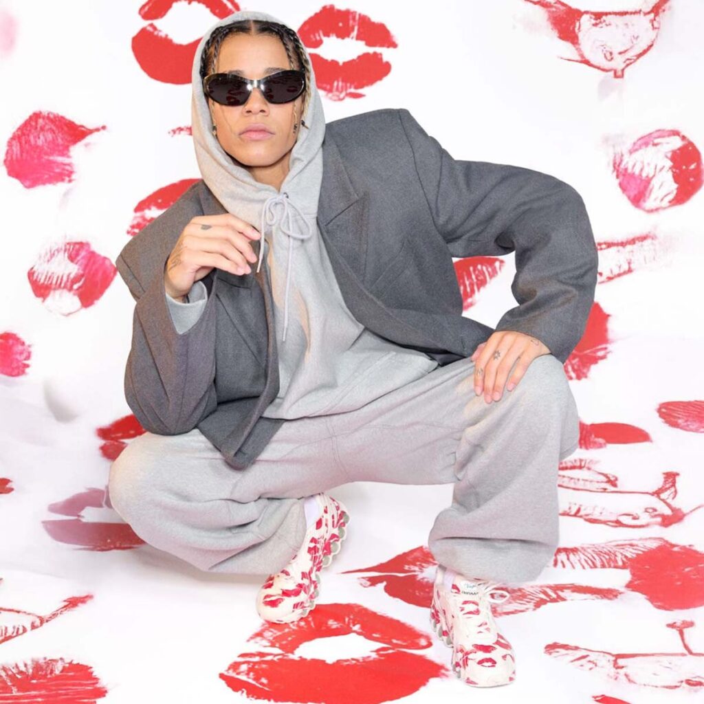 _nike-vaquera-lipstick-kiss-air-max-dn8-sneakers (6)