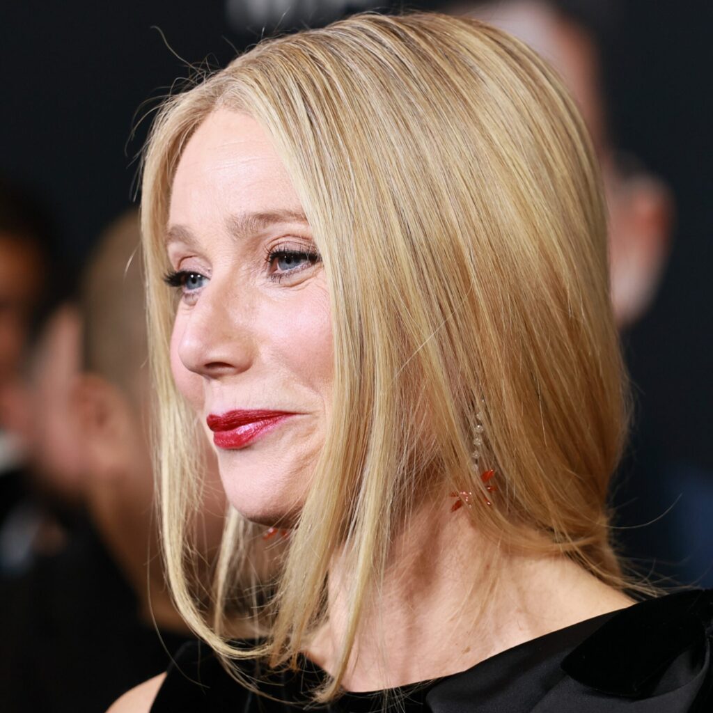 Χριστουγεννιάτικο μακιγιάζ για ώριμες επιδερμίδες: Tips & προϊόντα που κολακεύουν