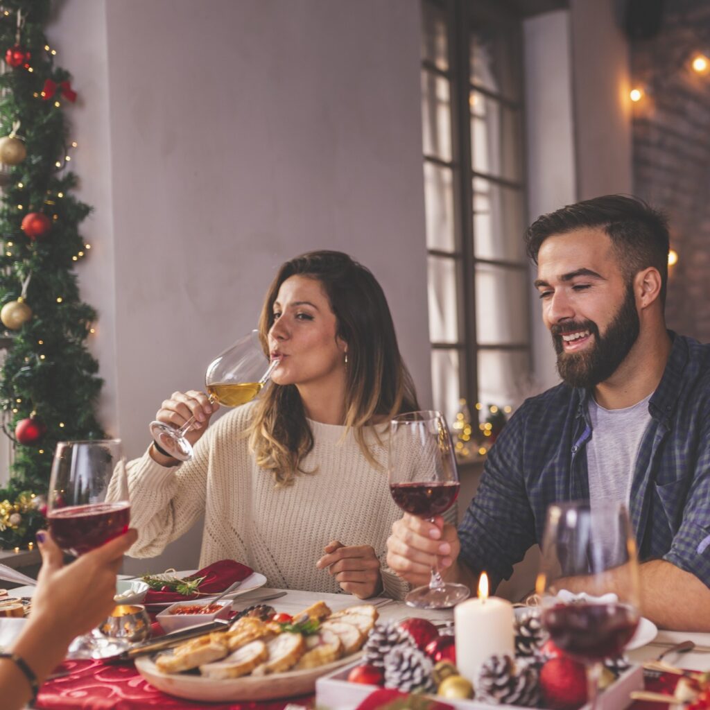 Πώς να πείτε «όχι» στις χριστουγεννιάτικες προσκλήσεις χωρίς ενοχές