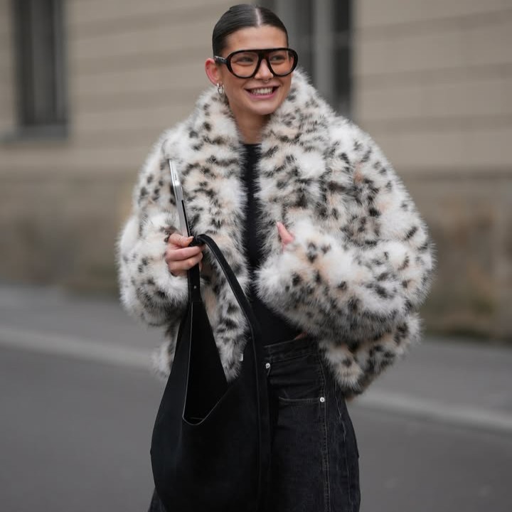 Γούνινο πανωφόρι: 2 casual chic τρόποι να το φορέσετε φέτος