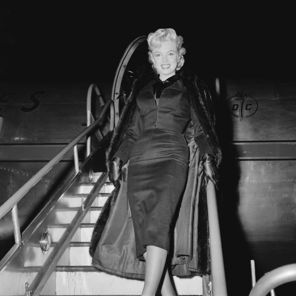 Monroe Arrives In LA