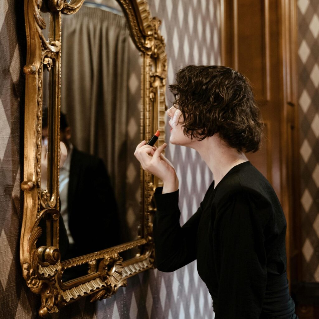 Προϊόντα χειλιών: Lip Balm vs Lip Oil | Διαφορές, ομοιότητες και πότε να προτιμήσετε τι