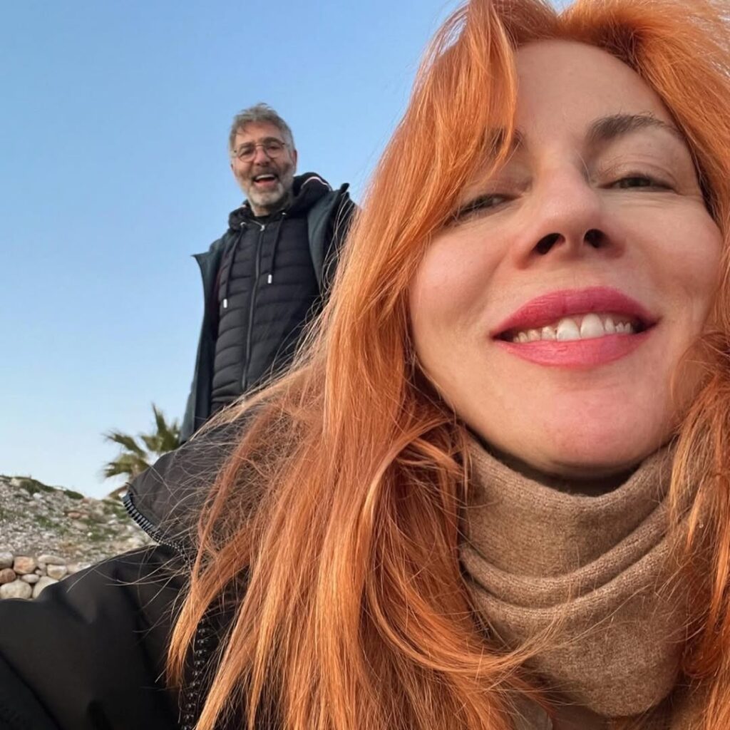 Σμαράγδα Καρύδη & Θοδωρής Αθερίδης: Μια αγάπη 23 ετών που δεν έκανε θόρυβο και γι’ αυτό άντεξε