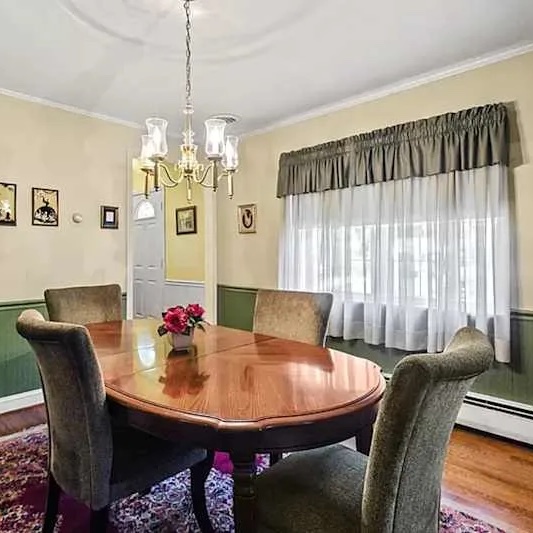 Ξεπερασμένη τραπεζαρία των ’80s μεταμορφώνεται πλήρως | Η ανακαίνιση που της έδωσε νέα ζωή