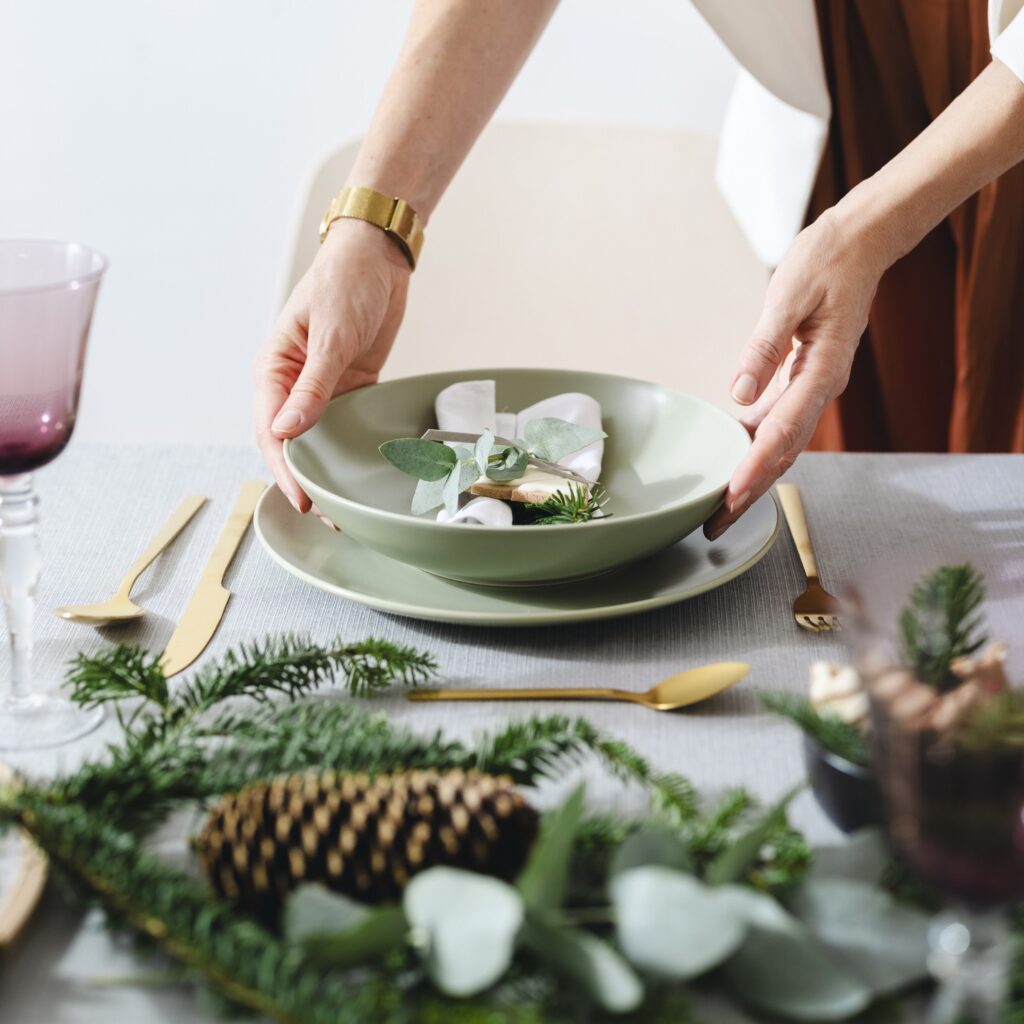 4 πράγματα που δεν πρέπει να βάλετε στο χριστουγεννιάτικο τραπέζι φέτος