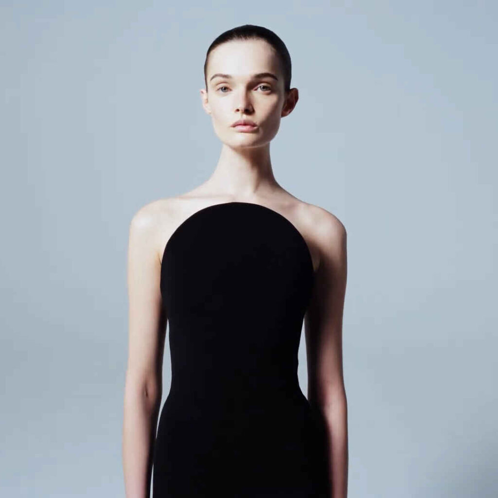 Η γυναίκα Alaïa επανασυστήνεται μέσα από τα Archetypes