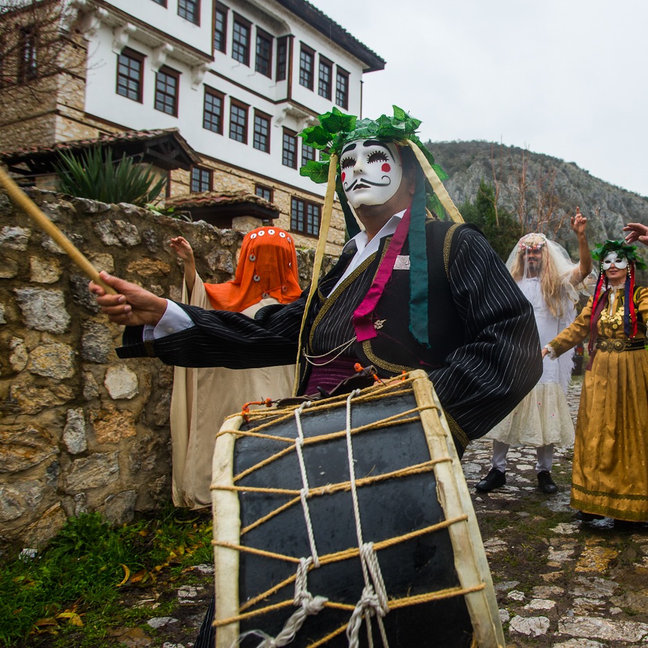 Τα Ραγκουτσάρια στην Καστοριά είναι η πρώτη μεγάλη γιορτή της νέας χρονιάς