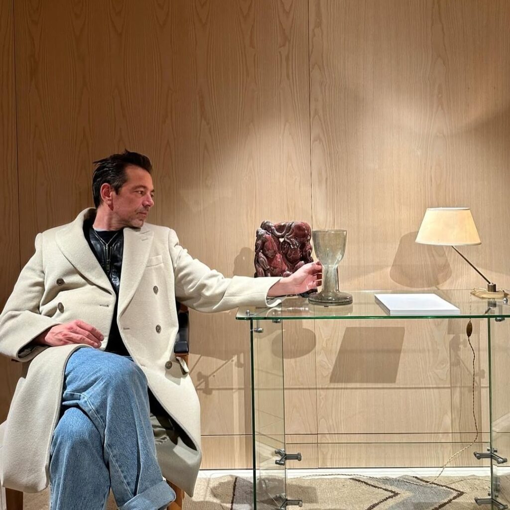 Τέλος εποχής! Ο Pieter Mulier αποχωρεί από τον οίκο Alaïa | Πού θα τον δούμε;