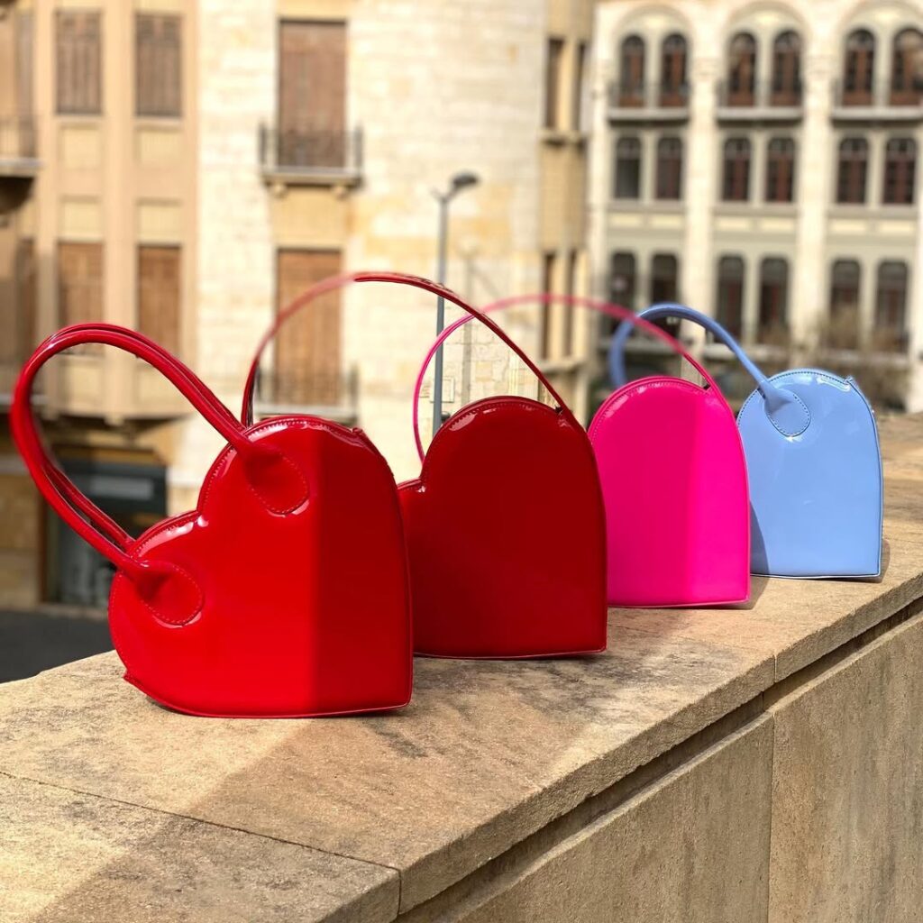 Love for ever: Οι τσάντες με σχήμα καρδιάς δεν φοριούνται μόνο του Αγίου Βαλεντίνου