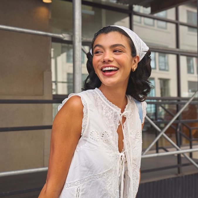 Αξεσουάρ μαλλιών: Η Lee συνεργάζεται με την Goody