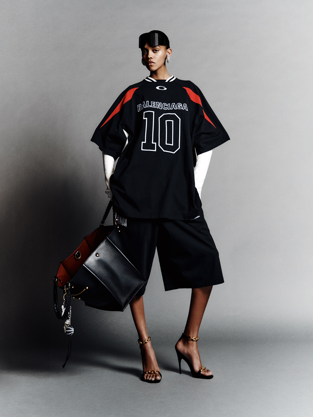 Βalenciaga συνεργασια με Manolo Blahnik και NBA