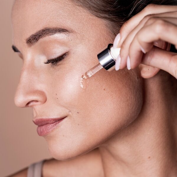 5 έλαια που μεταμορφώνουν το πρόσωπο μετά τα 50