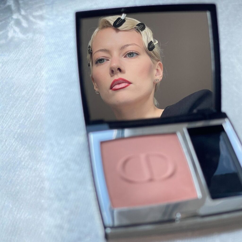 Τι μπορώ να κάνω με 2 μόνο προϊόντα μακιγιάζ;