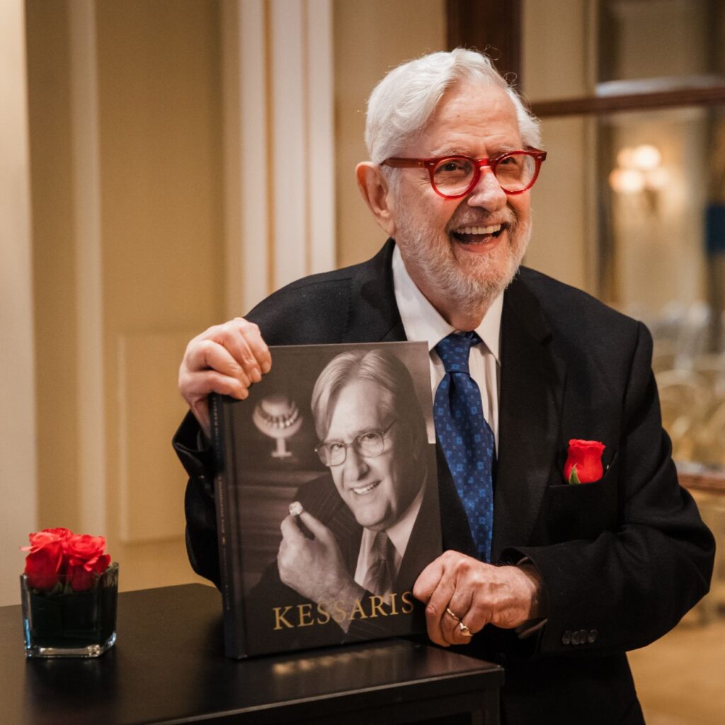 Κώστας Καίσαρης: Το ρουμπίνι που κρύβει τα μυστικά 60 ετών