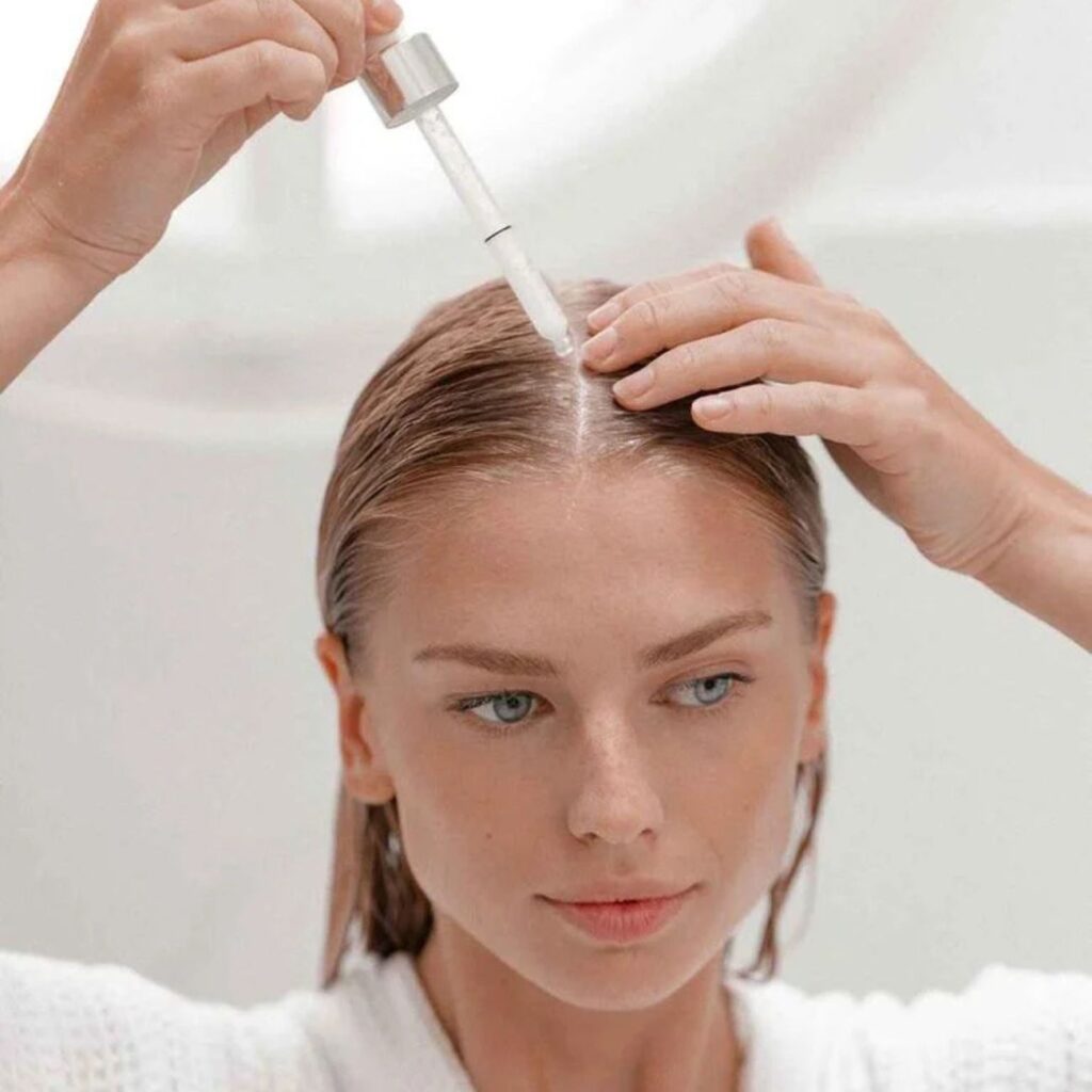 Τι παθαίνουν τα μαλλιά μας στο κρύο;