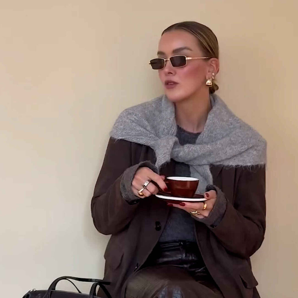 Τριγωνικά κασκόλ και δώστε στιλ στις κρύες ημέρες