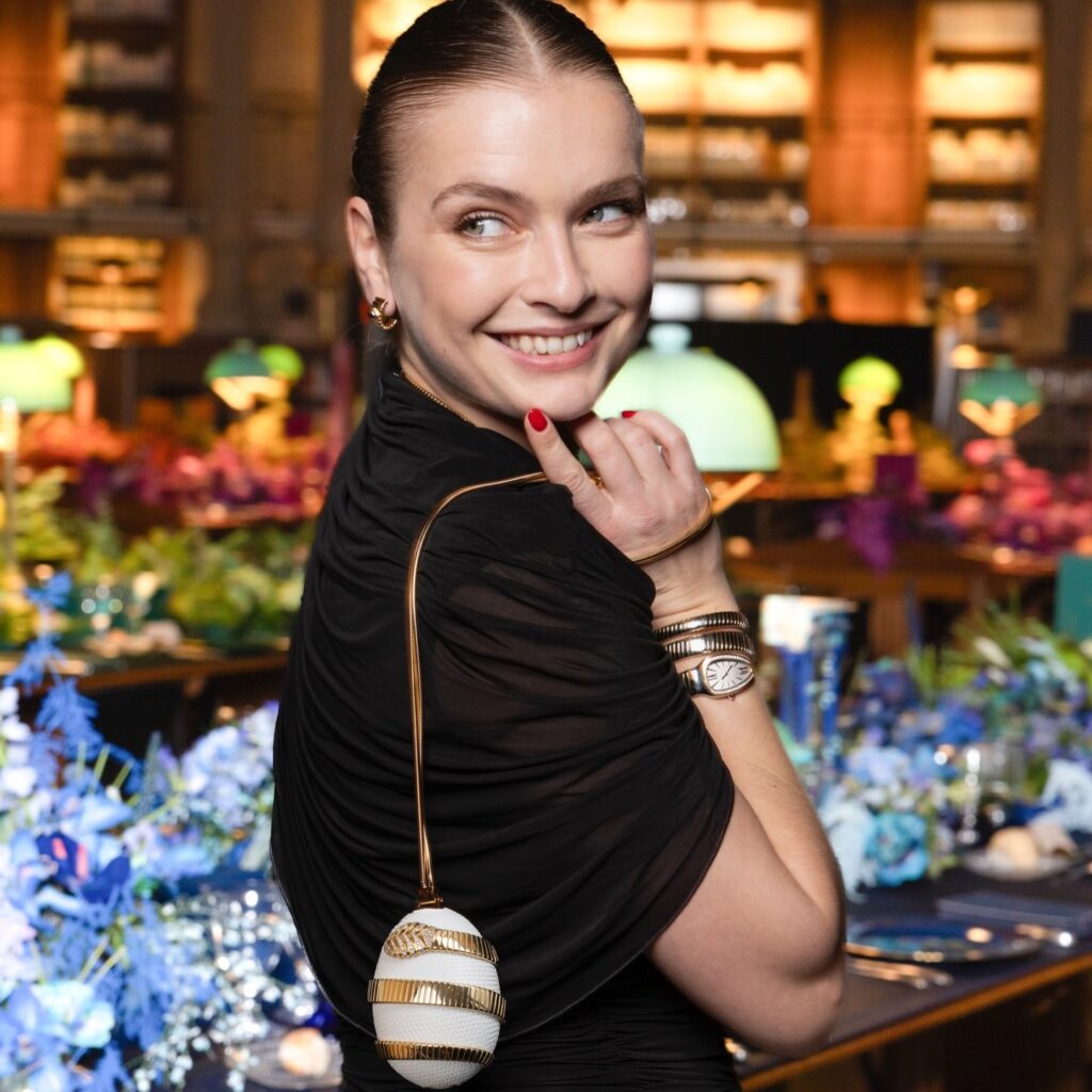 Mary Katrantzou: Δείπνο για την τσάντα που βάζει τέλος στα smartphones