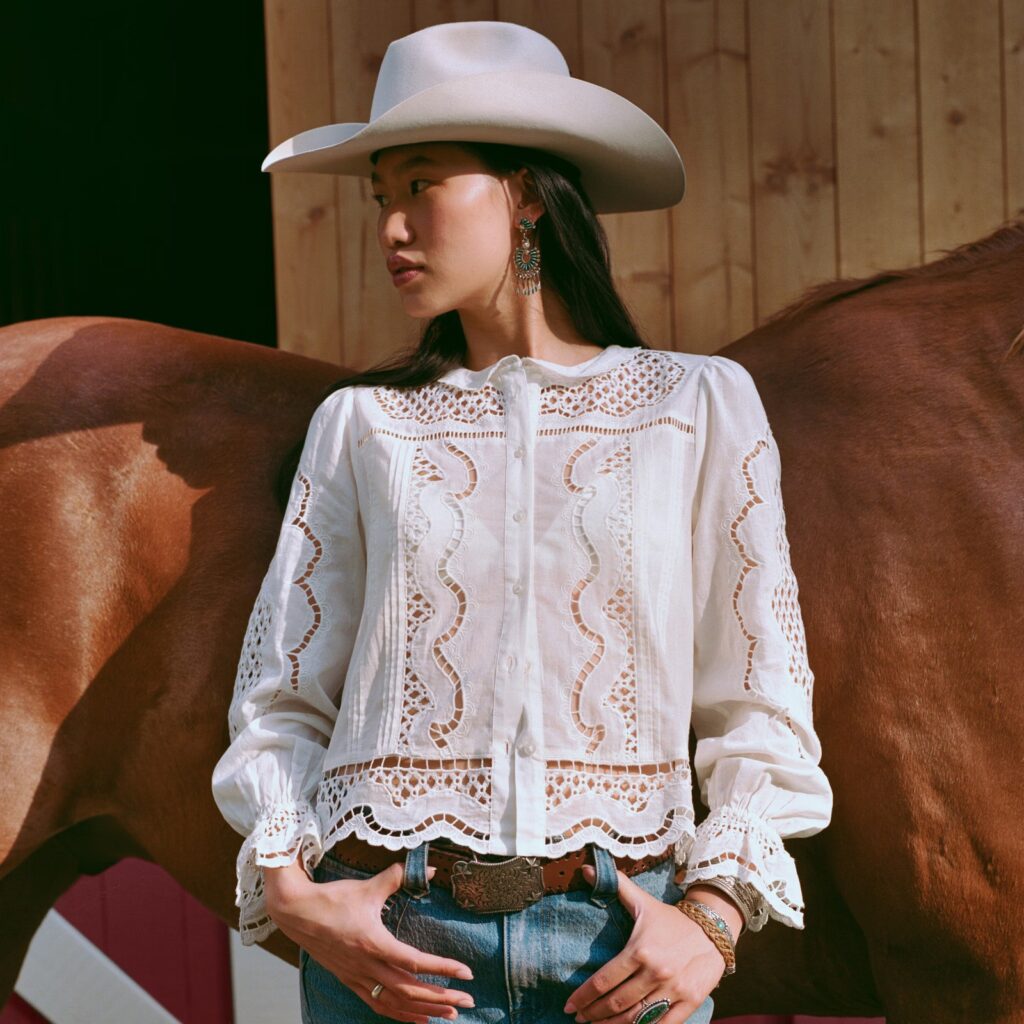 mplouza-giagias-anoigma-ambercombie