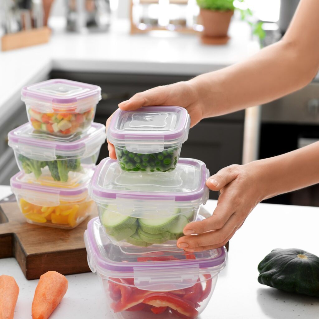 Είναι τελικά ασφαλές να αποθηκεύουμε τρόφιμα σε πλαστικά τάπερ;