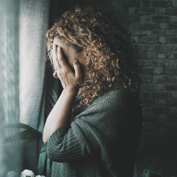 Άγχος ή υπερθυρεοειδισμός; Δείτε πώς θα καταλάβετε τη διαφορά