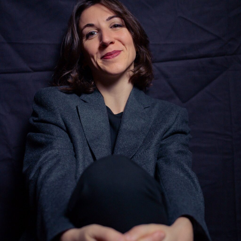 Πώς συνδέεται ο Louis Althusser που στραγγάλισε τη γυναίκα του με τις Βελόνες της νεραντζιάς του Παναγιώτη Καλυβίτη;