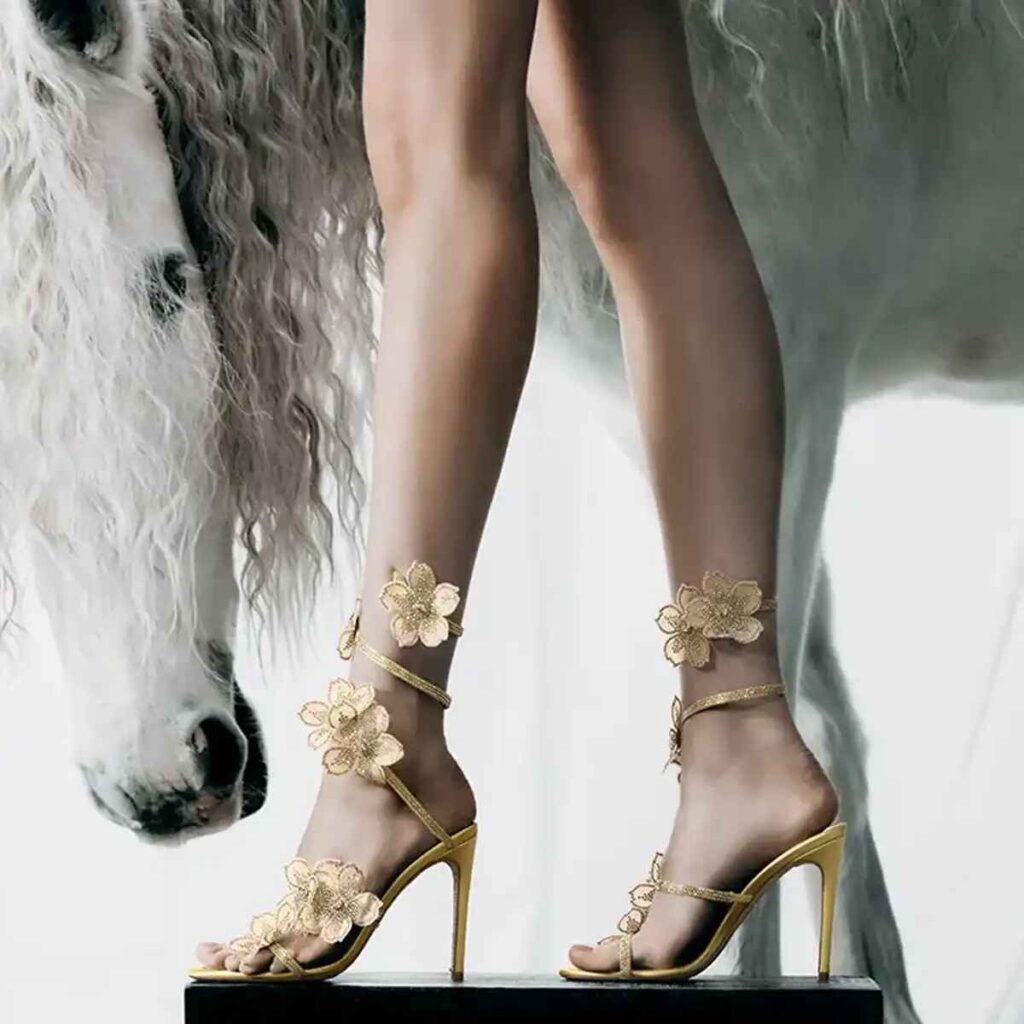 Rene-Caovilla-Riding-the-Light-8