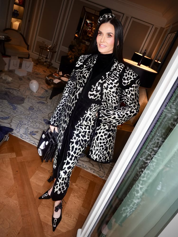 demi moore mascara 3