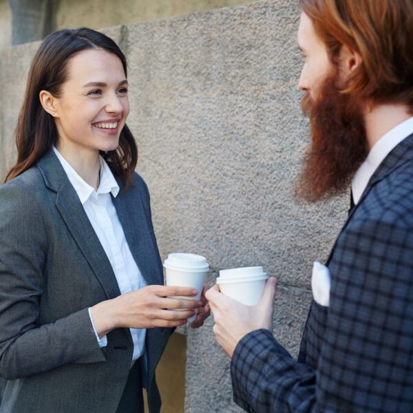 Θέλετε να ακούγεστε πιο έξυπνοι; Αποφύγετε αυτές τις φράσεις