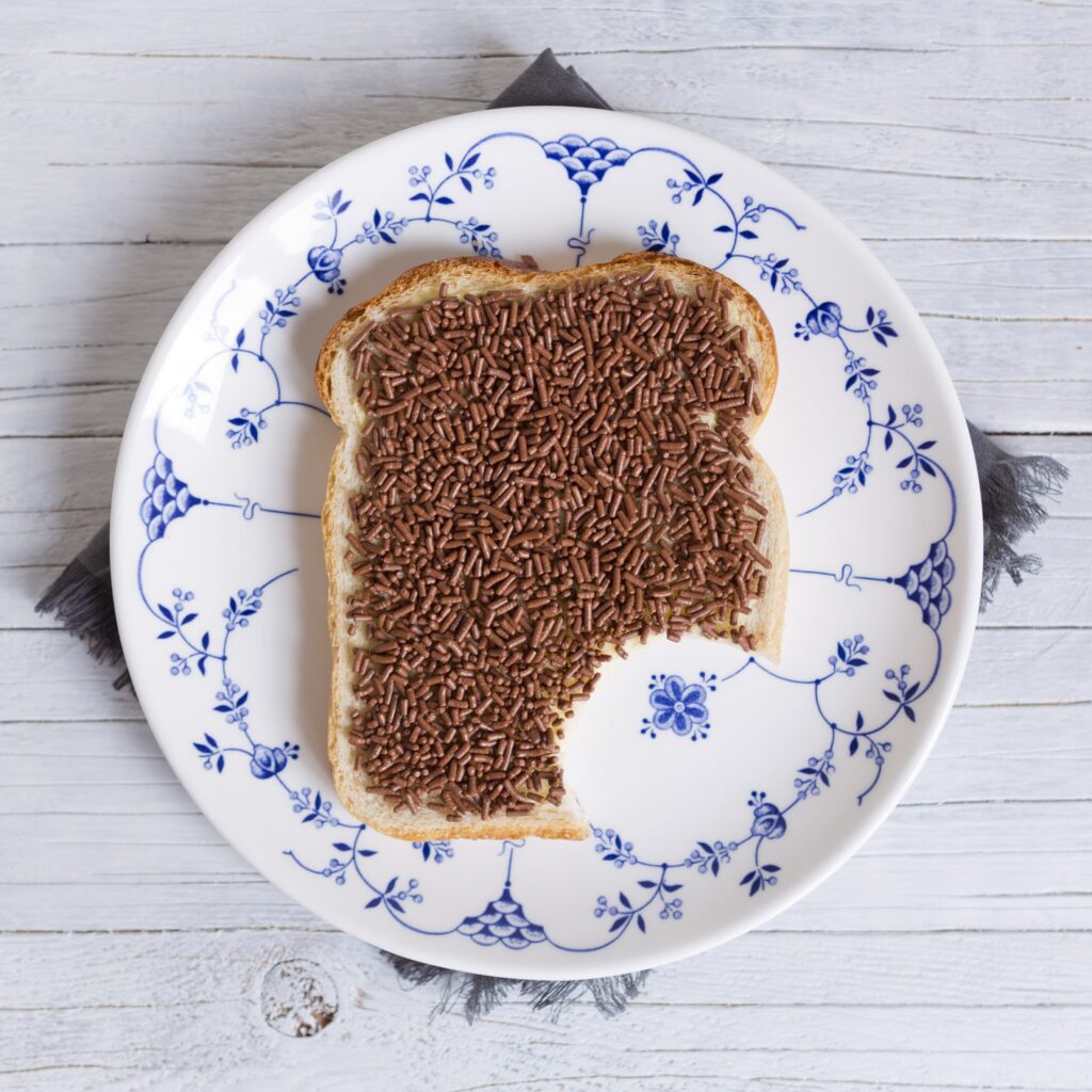 Το γλυκό ολλανδικό σάντουιτς που ανεβάζει τη διάθεση