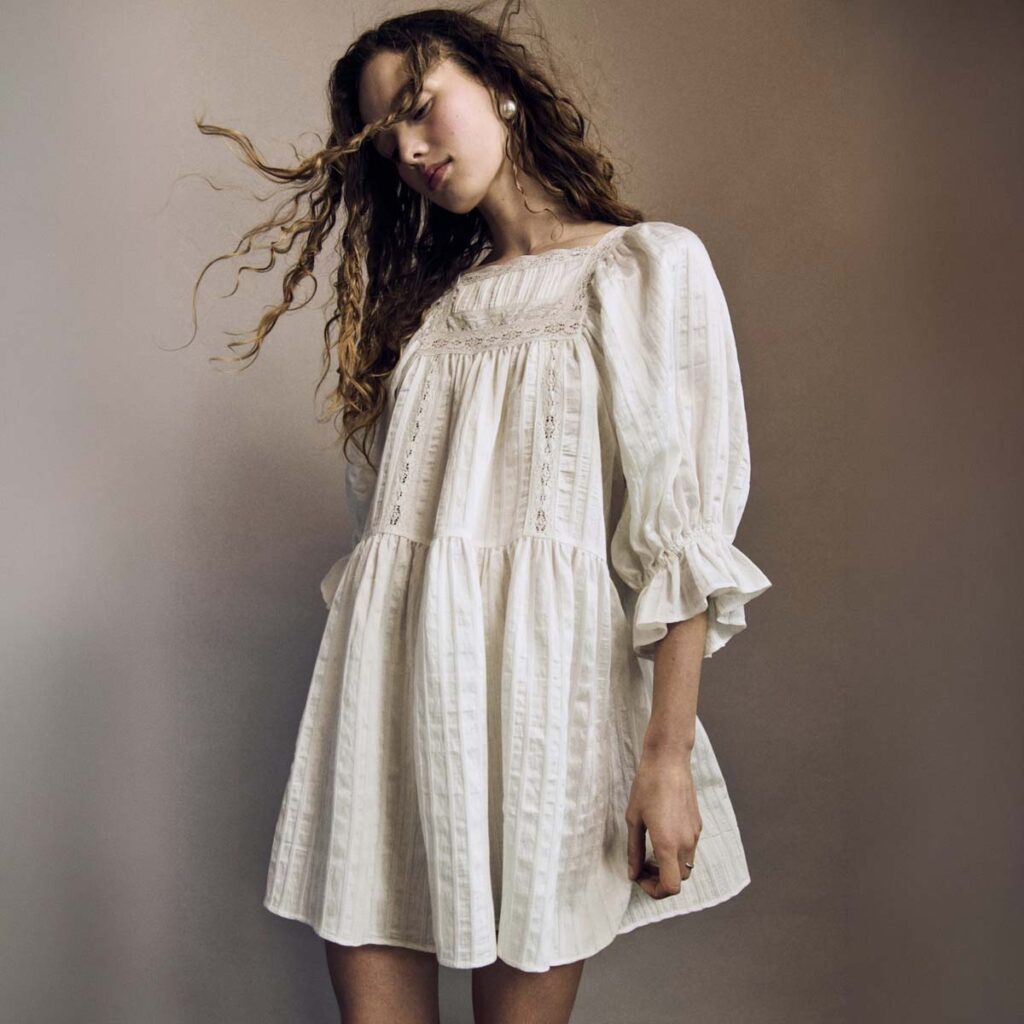 Τα ρούχα του H&M είναι εμπνευσμένα από τα Ανεμοδαρμένα Ύψη | Θα τα φορέσετε;