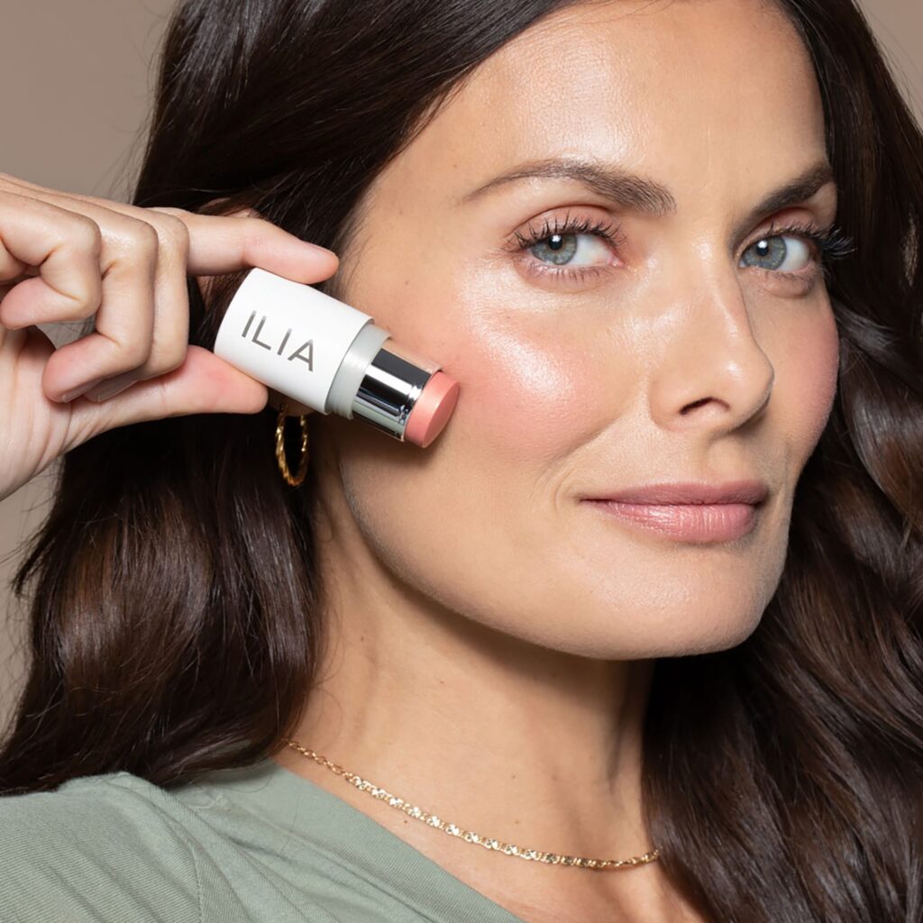 Τα 5 απαραίτητα καλλυντικά για μακιγιάζ on-the-go