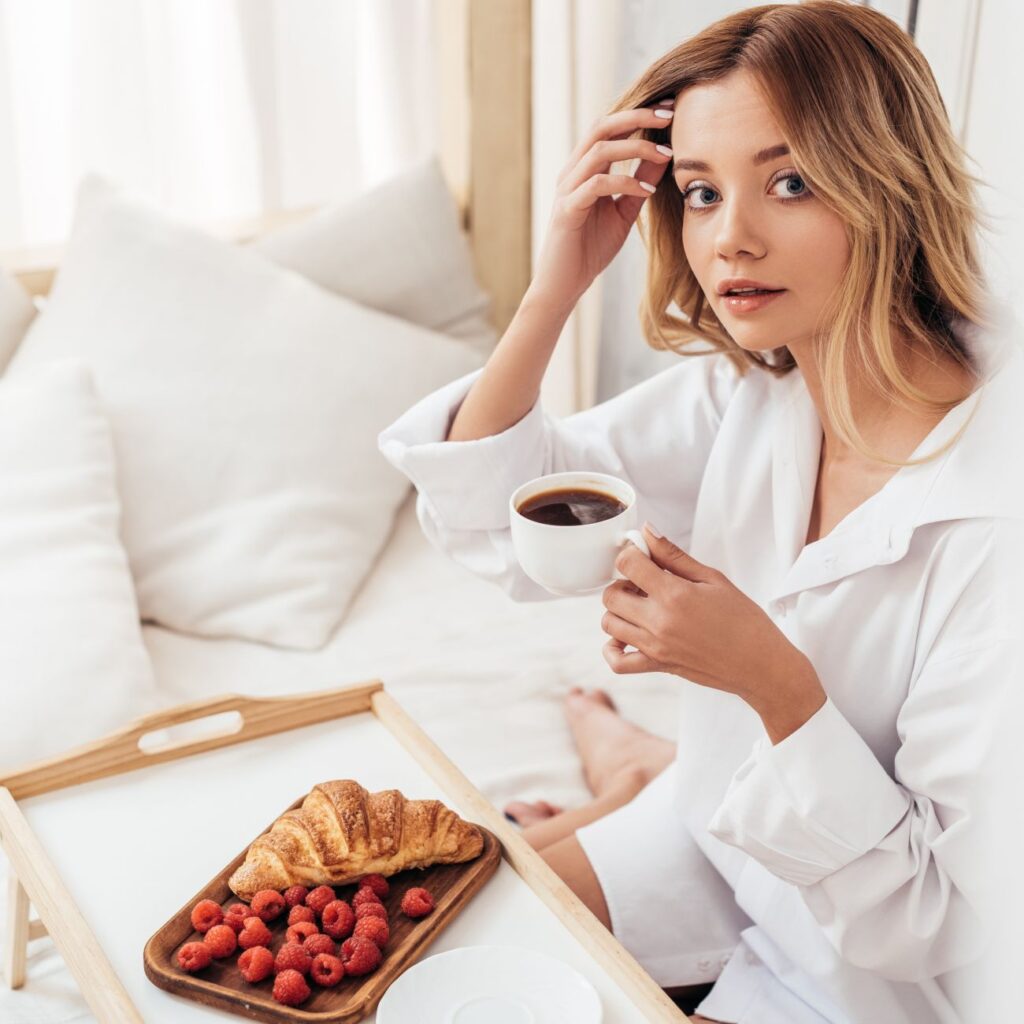 Προσοχή: 4 βιταμίνες που δεν πρέπει να παίρνετε ποτέ μαζί με καφέ