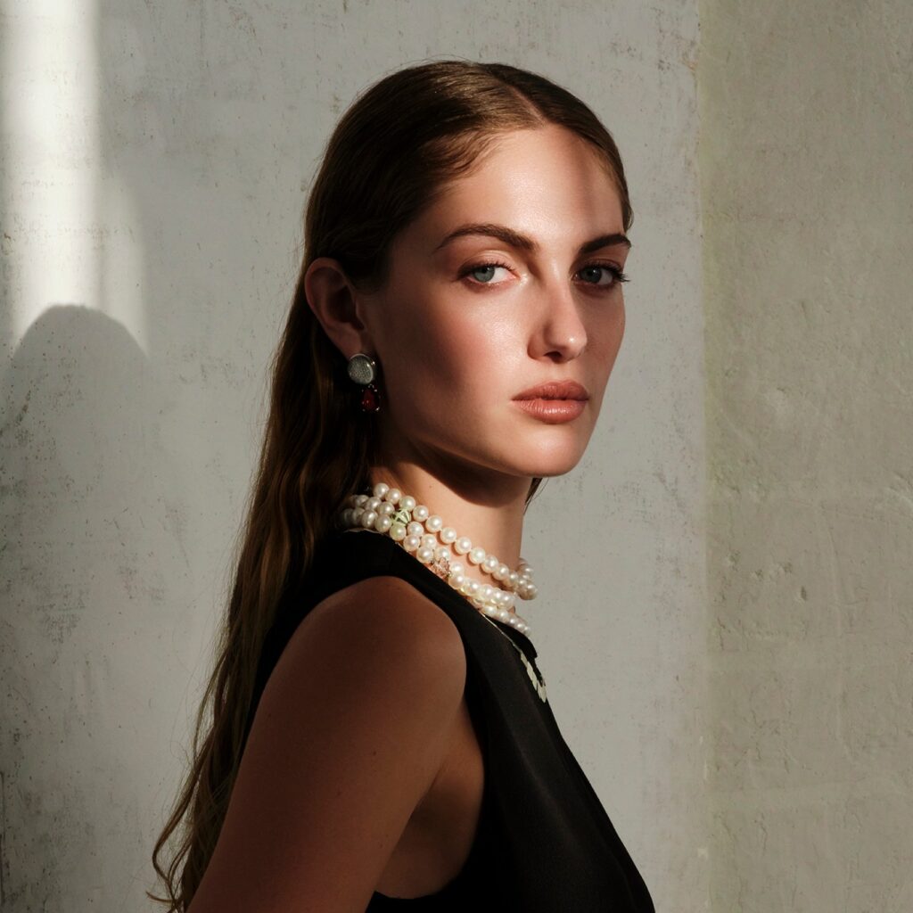 Κοσμήματα με γενέθλια πέτρα: Ο συμβολισμός και πώς να τα φορέσετε