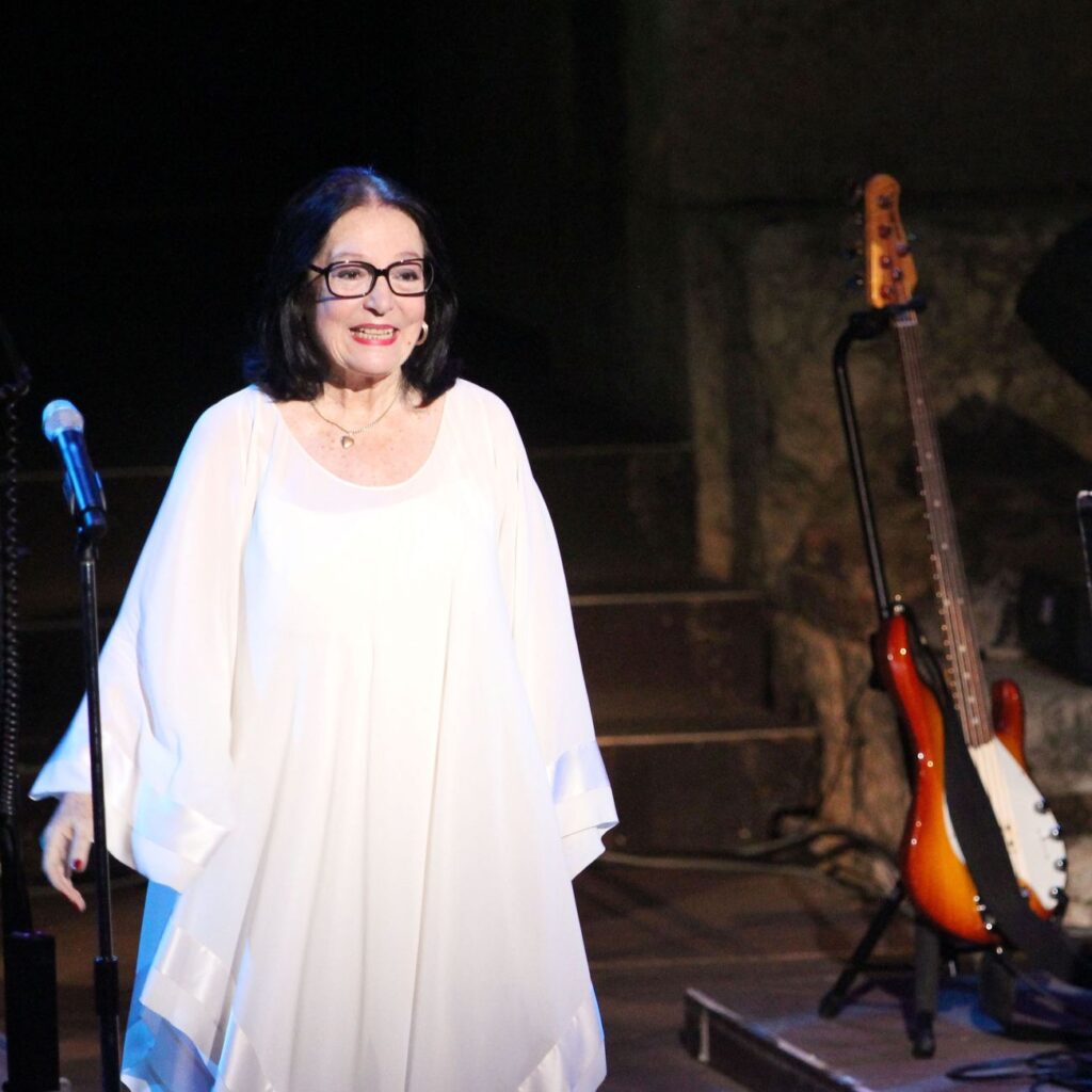 Nάνα Μούσχουρη: Η παγκόσμια φωνή τιμάται στα γαλλικά Grammys