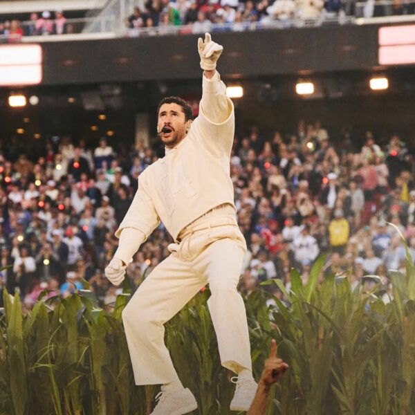 Η ιστορία πίσω από το outfit του Bad Bunny από το Zara στο Super Bowl 2026