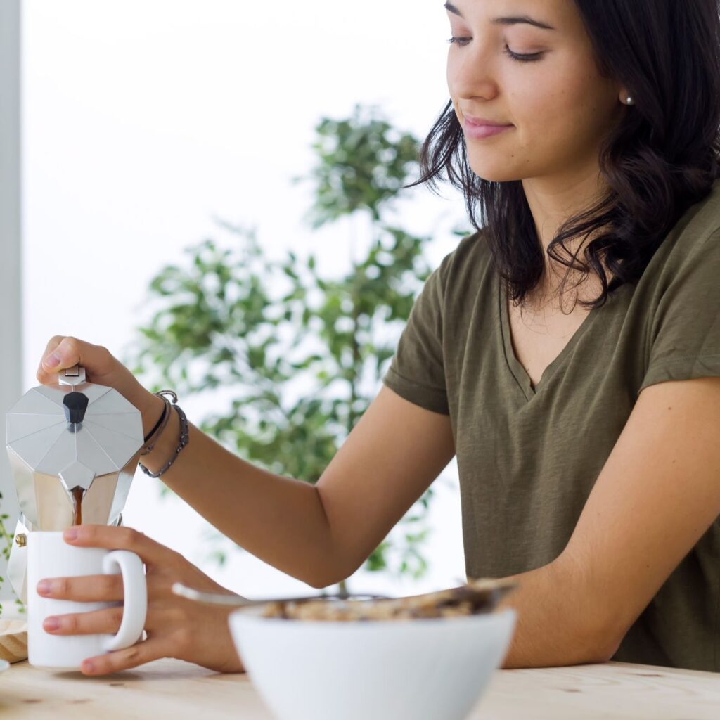 8 τρόποι να αξιοποιήσετε τα υπολείμματα καφέ