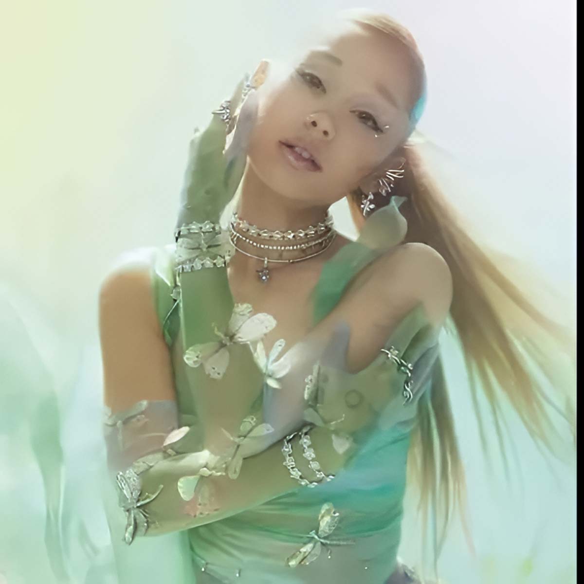 Ariana-Grande-Swarovski-Capsule-1_972x972