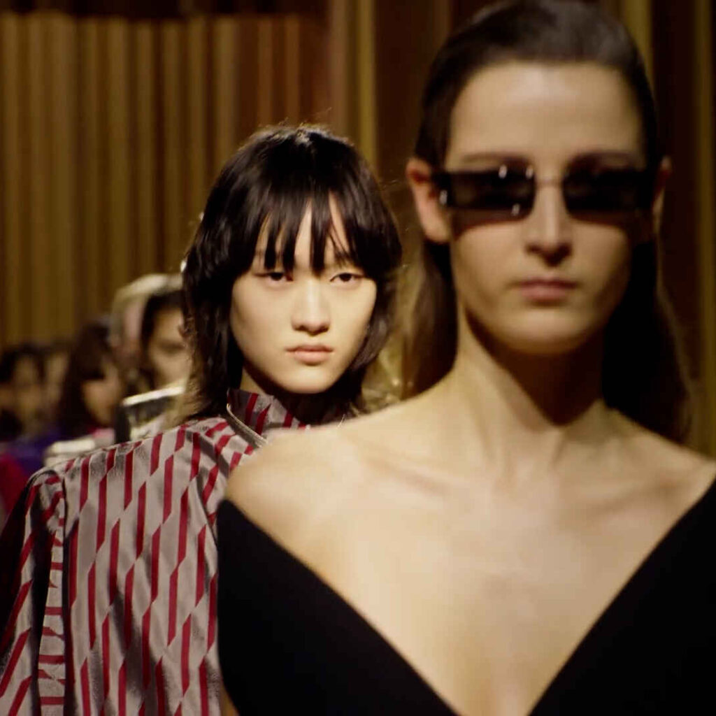 Mugler FW26: Όταν η εξουσία της μόδας συναντά το αρχείο του οίκου