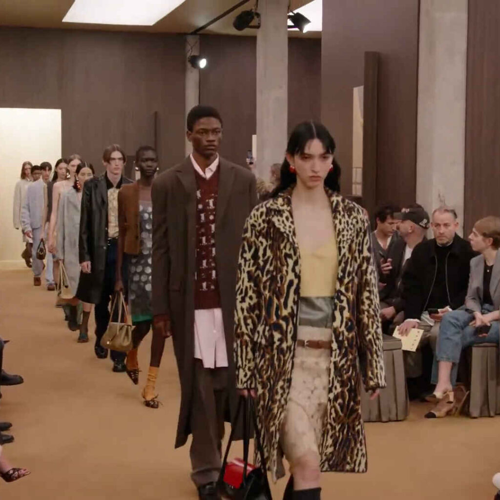 Μarni FW26: Η εκκεντρικότητα συναντά την καθημερινή ζωή