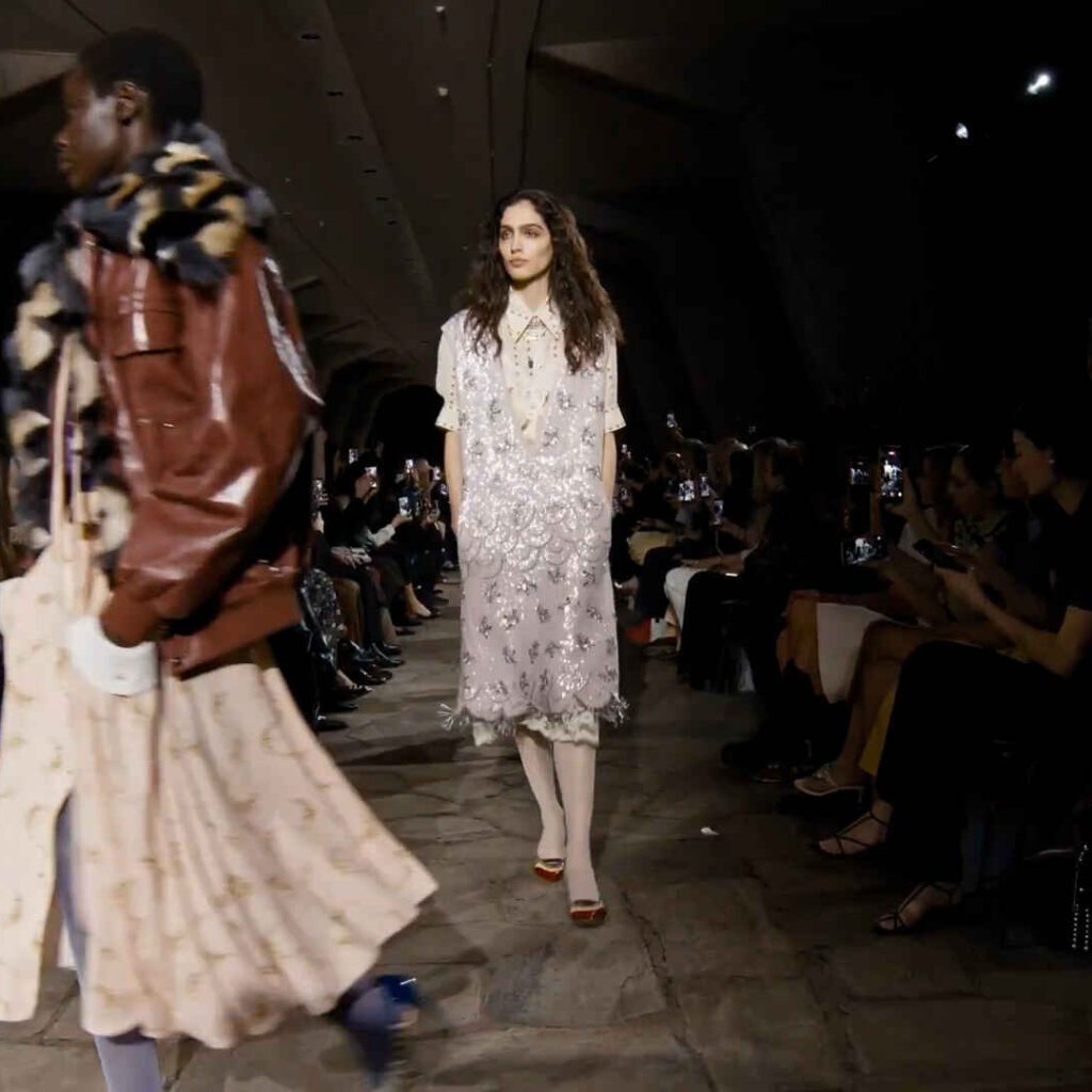 Rabanne FW26: Ο ρομαντισμός των ’40s συναντά την punk ενέργεια