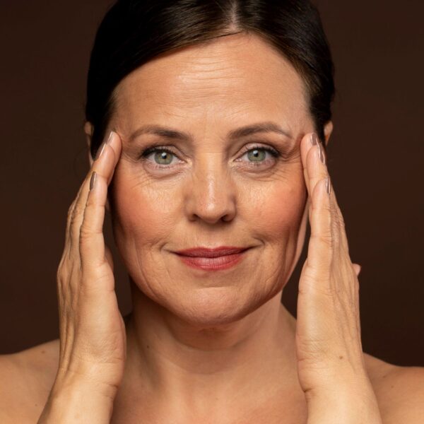 Πώς το άγχος για τη γήρανση μας κάνει να γερνάμε πιο γρήγορα