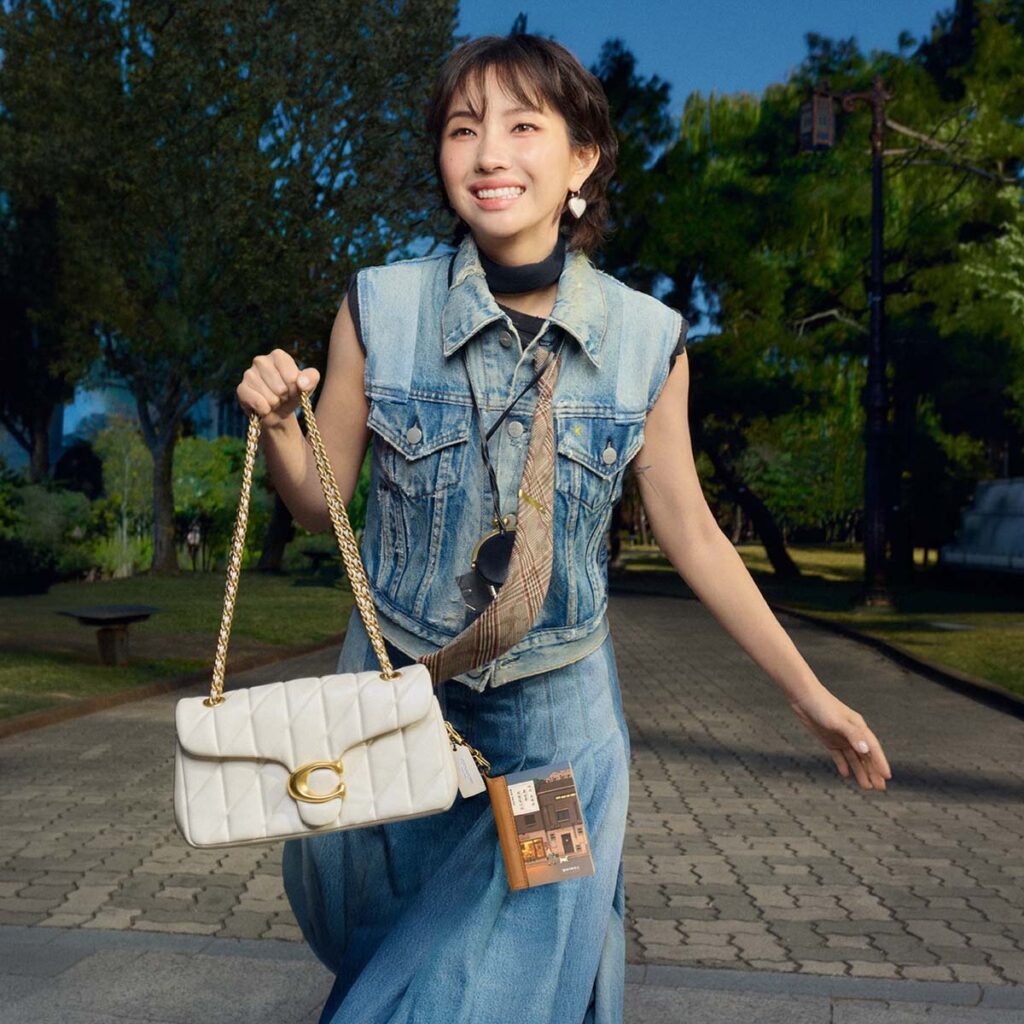 bag-charms-labubu-coach (4)