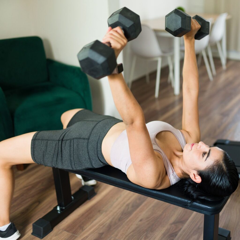 Είναι καλύτερο να κάνετε cardio πριν ή μετά την προπόνηση με βάρη; Οι ειδικοί απαντούν