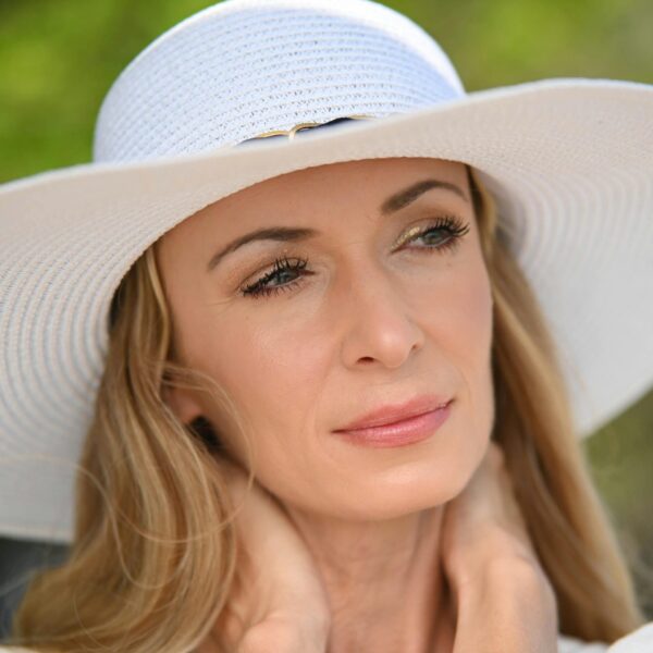 Τα 5 foundations που δεν “σπάνε” μέσα στις ρυτίδες