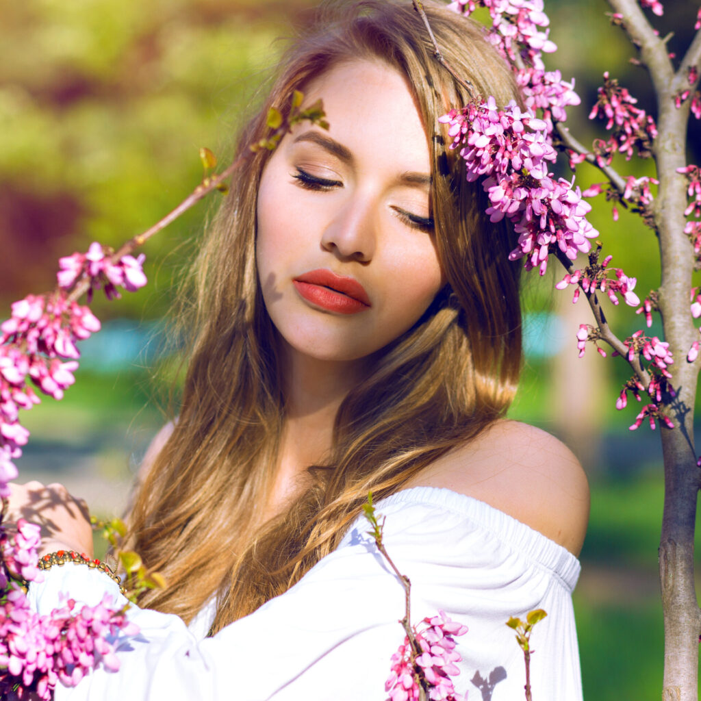 Spring Refresh: 5 προϊόντα ομορφιάς για λαμπερή επιδερμίδα την άνοιξη