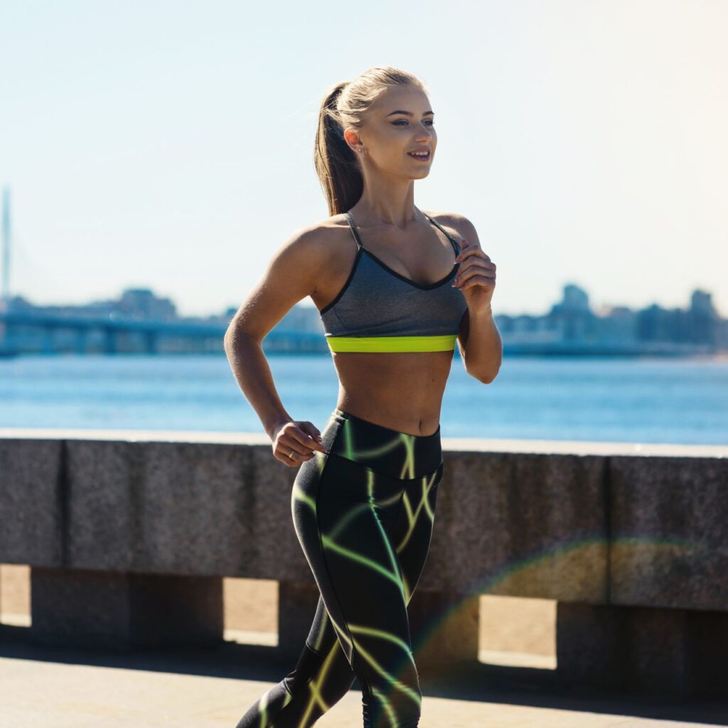 Η άσκηση που θεωρείται πιο αποτελεσματική από περπάτημα και τρέξιμο