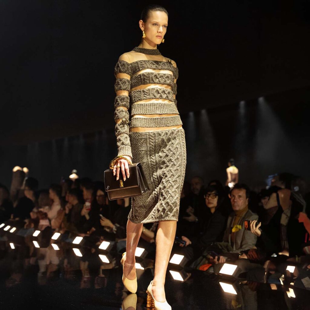 Εβδομάδα Μόδας Παρισιού FW26: Ο οίκος Schiaparelli και το αίνιγμα της Σφίγγας