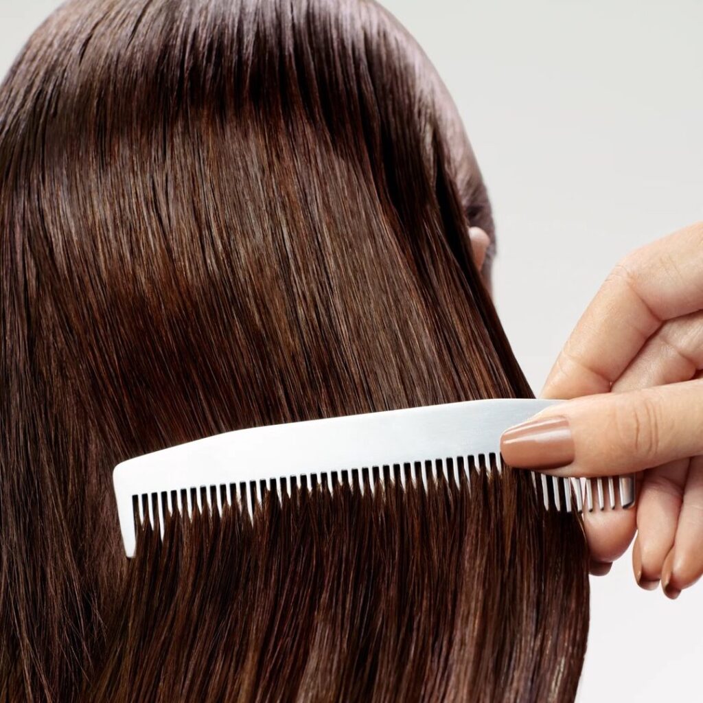 Υαλουρονικό οξύ στα μαλλιά: Έξυπνοι τρόποι για ενυδάτωση, λάμψη και λιγότερο φριζάρισμα